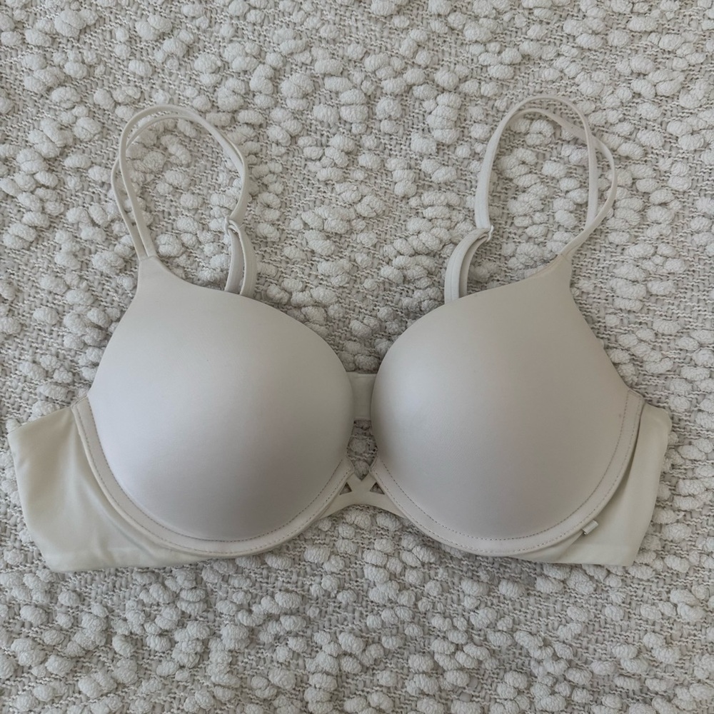 Victorias secret white very sexy push up bra 36B